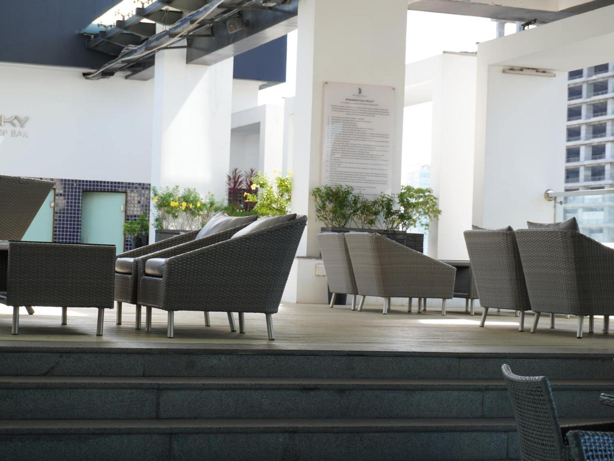 Naki Suites @ Silvertown Phnom Penh Exterior foto